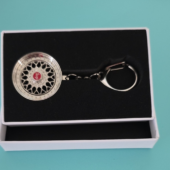Supreme BBS RS Rim Keychain - Picture 2 of 5